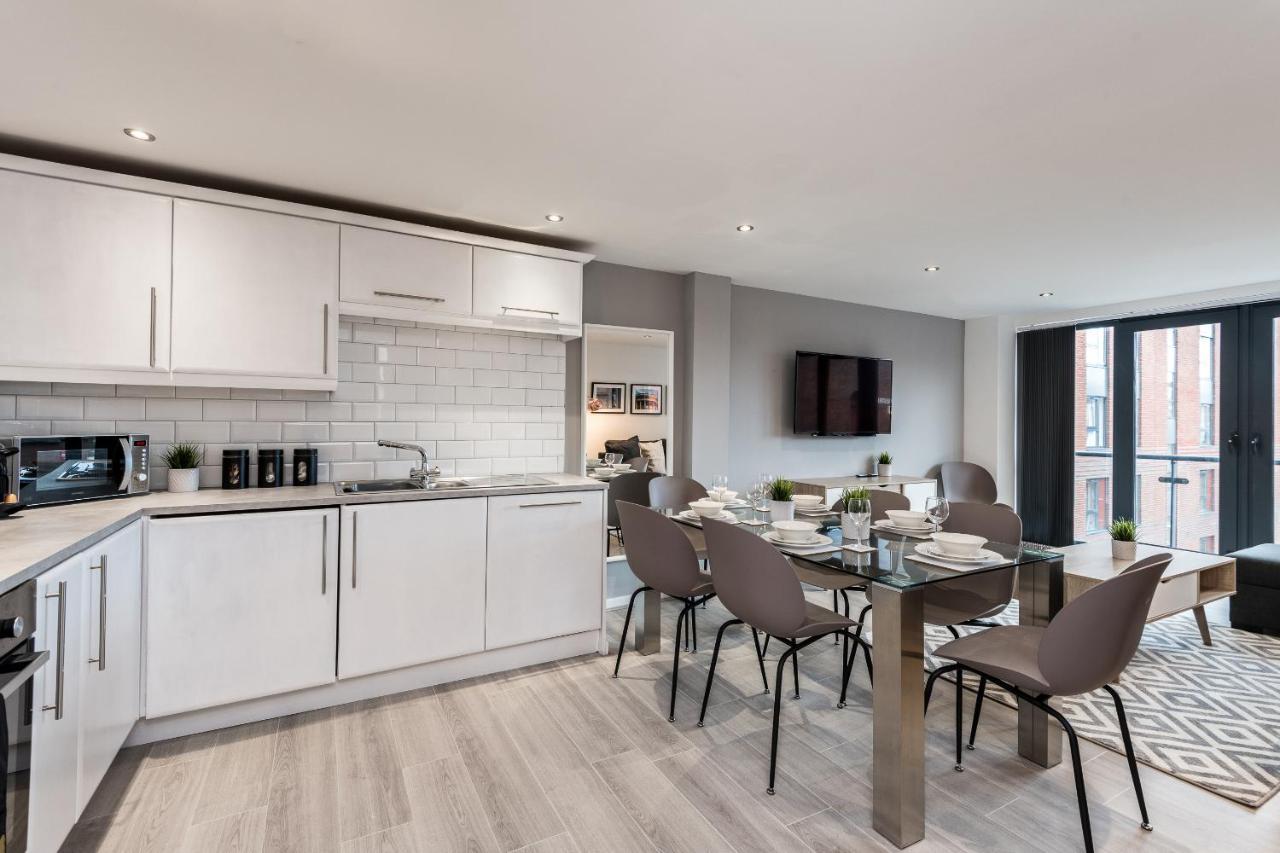 Host Apartments - Contemporary 3 Bed Apt With Balcony - Perfect For Long Stays Liverpool Luaran gambar